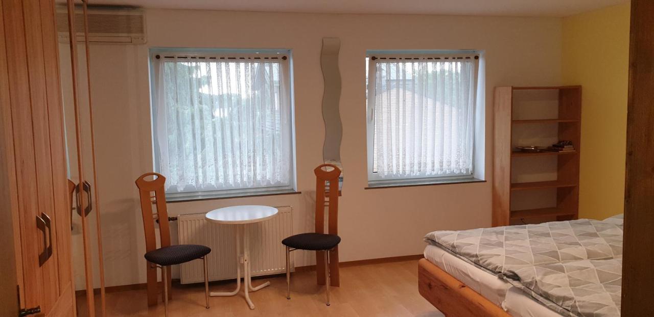 Gaestezimmer Junglas Bornheim  Exterior photo