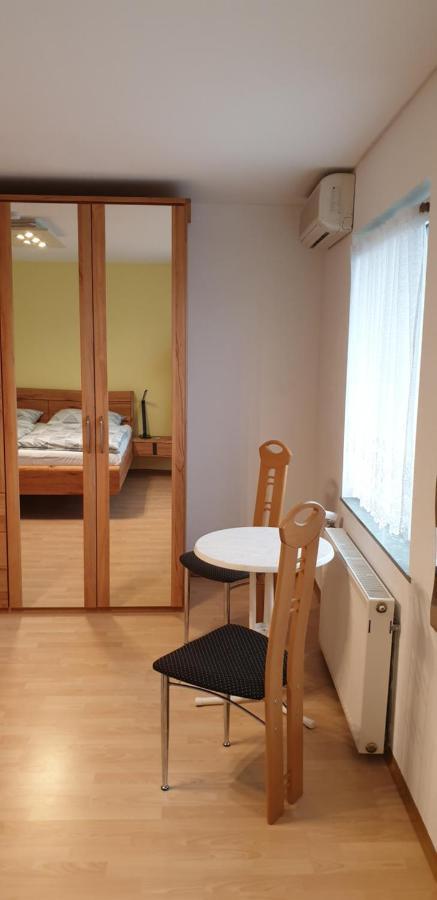 Gaestezimmer Junglas Bornheim  Exterior photo