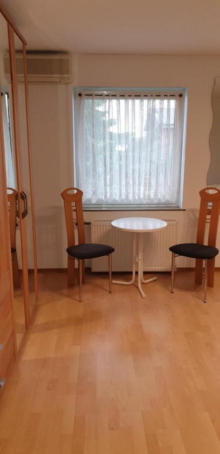 Gaestezimmer Junglas Bornheim  Exterior photo
